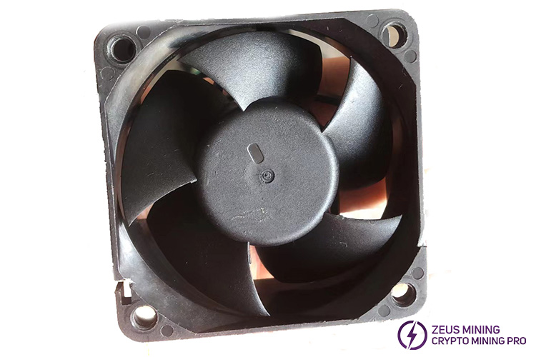 Mini ventilador de fuente de alimentación iPollo V1