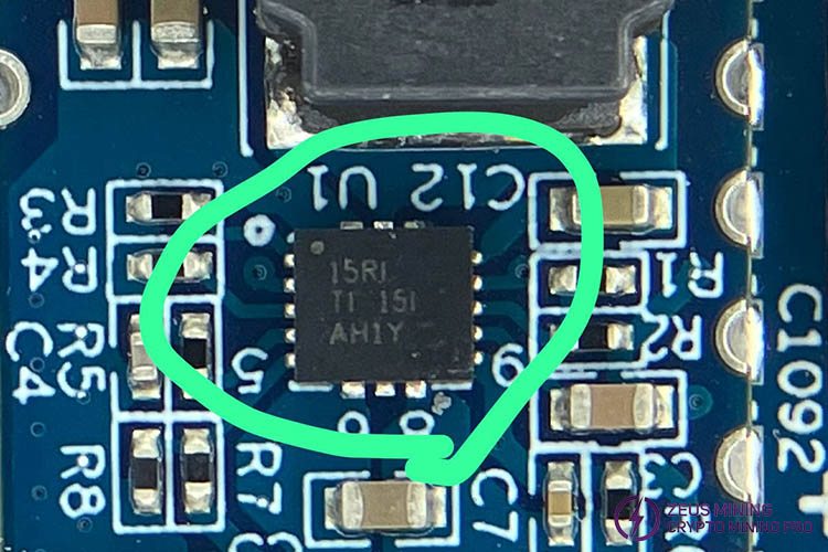 Ubicación del chip regulador 15RI