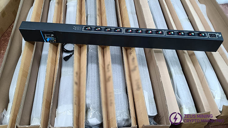 PDU Antminer T21 con zócalo C13