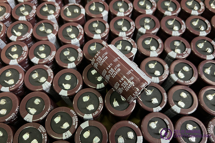 Capacitancia Condensador electrolítico de aluminio de 500V 330µF y 30x50mm