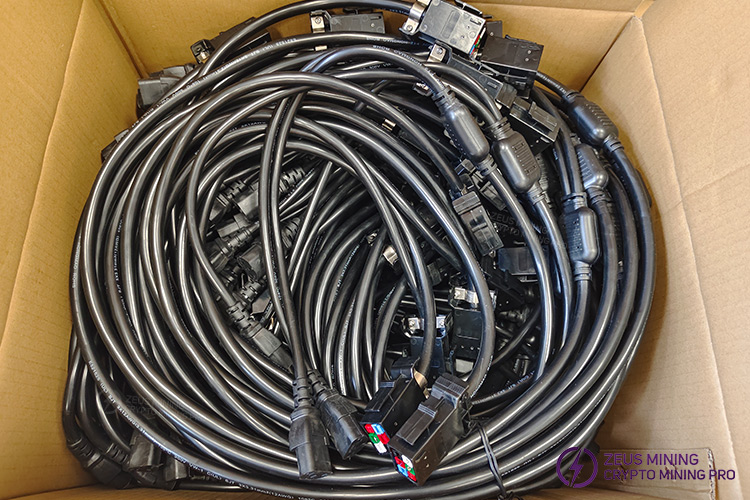 Cable de alimentación personalizado P33 a doble C13