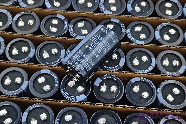 Condensador electrolítico SAMXON de 500 V y 390 µF Condensador electrolítico SAMXON de 500 V y 390 µF