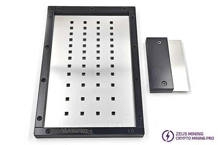 Plantilla para la aplicación de pasta térmica en la placa de hash del Antminer KS5